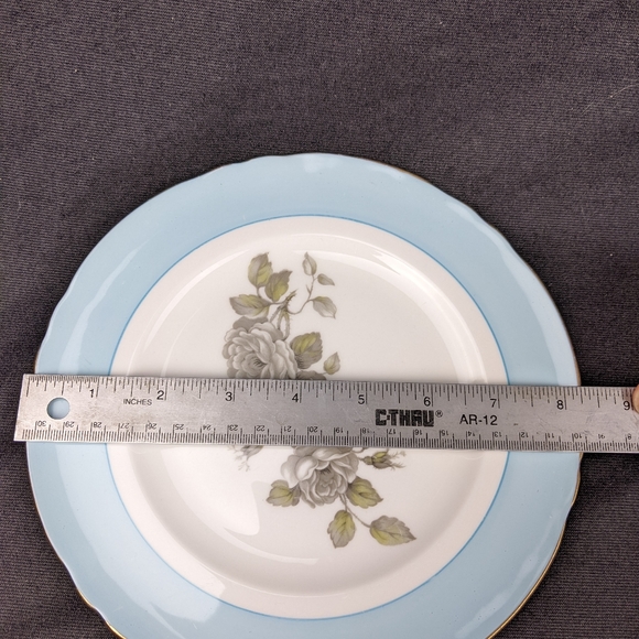 2 Vintage crown fine bone china rose with blue rim plates - Picture 5 of 7